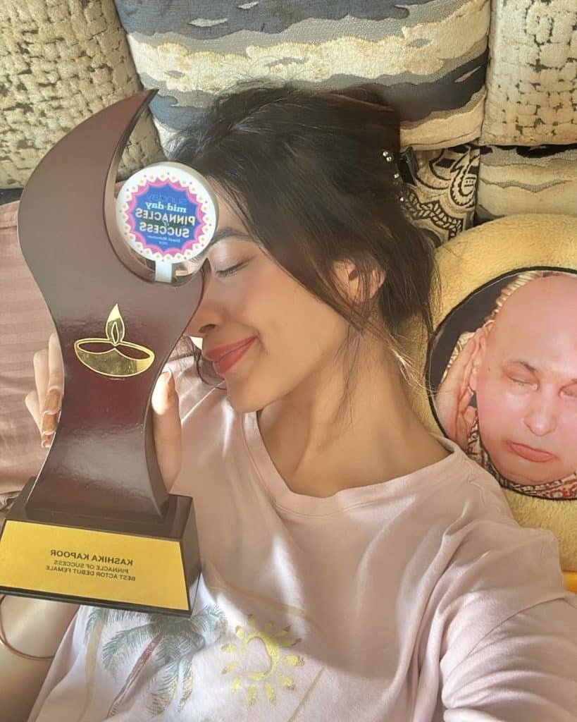 Kashika Kapoor Gets Recognised For Her Inspirational Debut Film, Aayushmati Geeta Matric Pass, As She Bags Best Actor Debut Female Award.