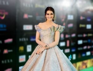 Kriti Sanon Interview on the Green Carpet — IIFA 2018 Bangkok